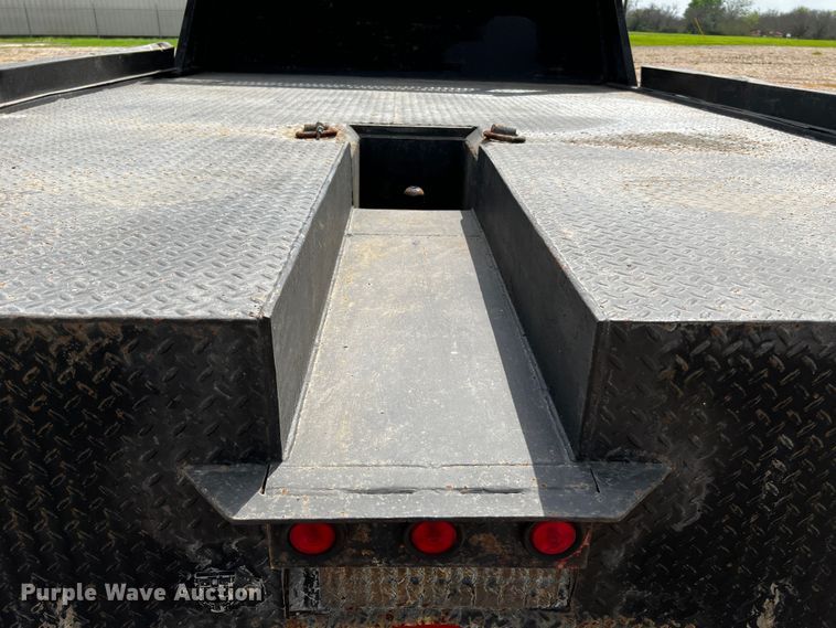 image for item DQ2006 2005 Ford F750 Super Duty XL  flatbed truck