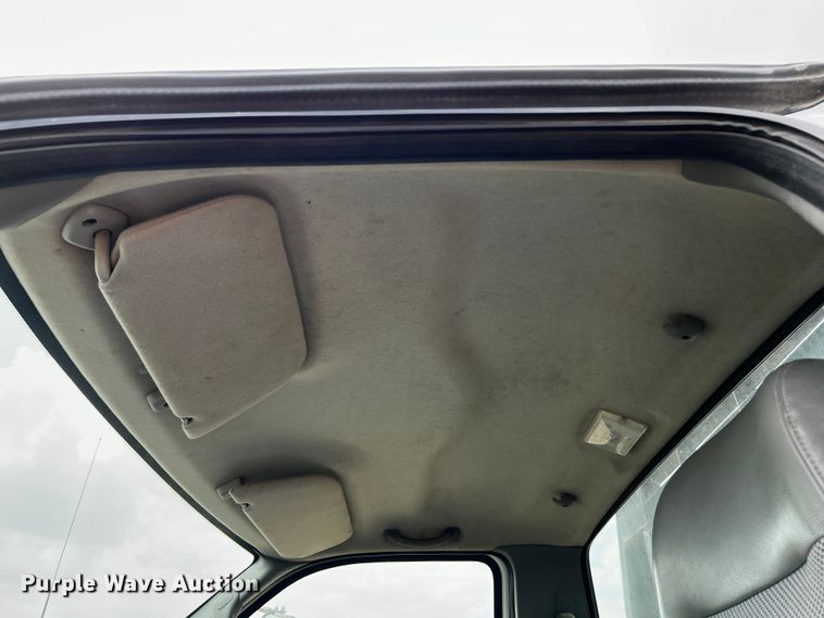 image for item DQ2006 2005 Ford F750 Super Duty XL  flatbed truck