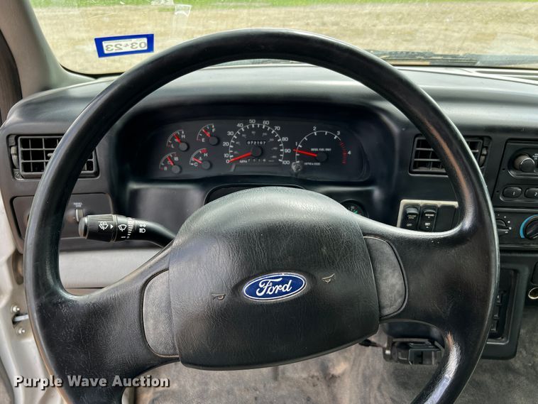 image for item DQ2006 2005 Ford F750 Super Duty XL  flatbed truck