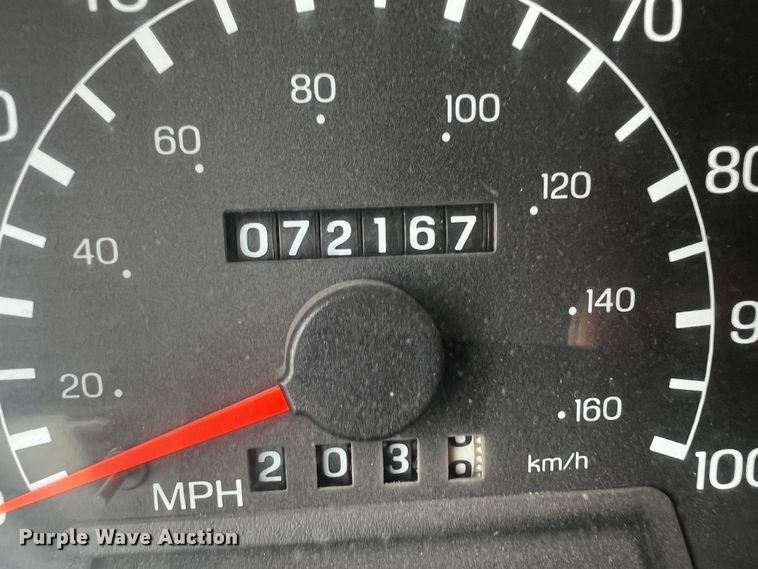 image for item DQ2006 2005 Ford F750 Super Duty XL  flatbed truck