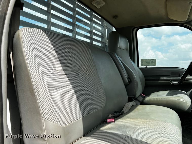 image for item DQ2006 2005 Ford F750 Super Duty XL  flatbed truck