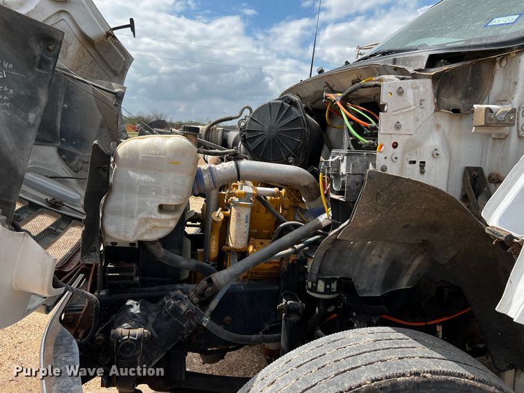 image for item DQ2006 2005 Ford F750 Super Duty XL  flatbed truck