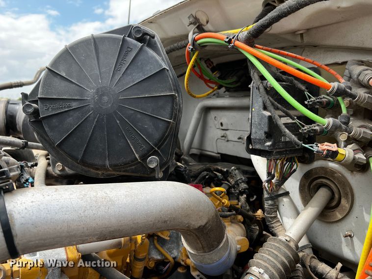 image for item DQ2006 2005 Ford F750 Super Duty XL  flatbed truck