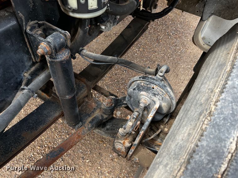 image for item DQ2006 2005 Ford F750 Super Duty XL  flatbed truck