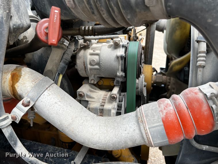 image for item DQ2006 2005 Ford F750 Super Duty XL  flatbed truck