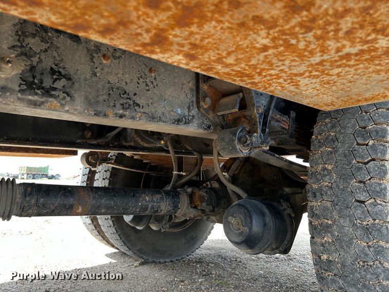 image for item DQ2006 2005 Ford F750 Super Duty XL  flatbed truck