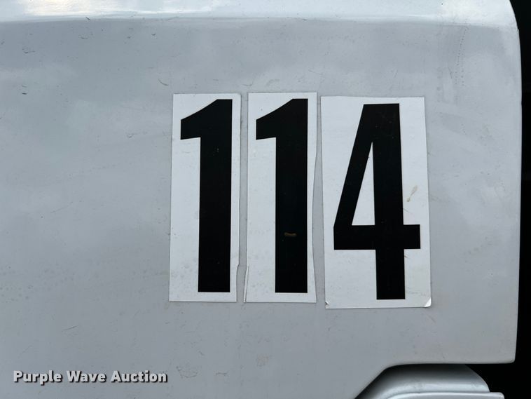 image for item DQ2006 2005 Ford F750 Super Duty XL  flatbed truck