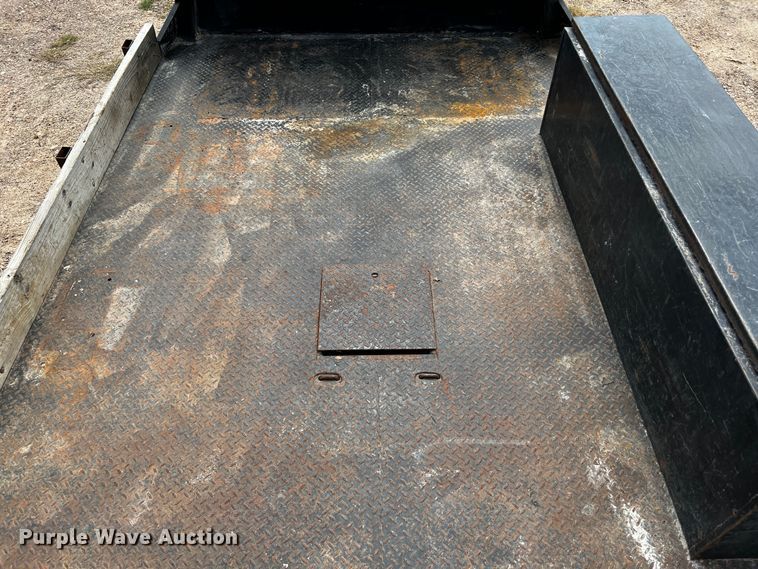 image for item DQ2007 2007 Chevrolet Silverado 3500HD  flatbed pickup truck