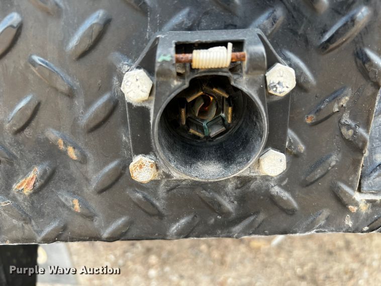 image for item DQ2007 2007 Chevrolet Silverado 3500HD  flatbed pickup truck