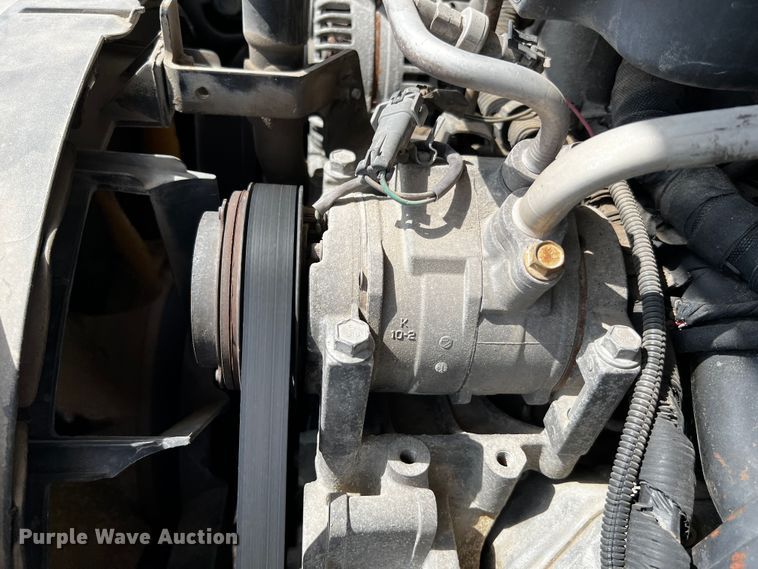 image for item DQ2007 2007 Chevrolet Silverado 3500HD  flatbed pickup truck