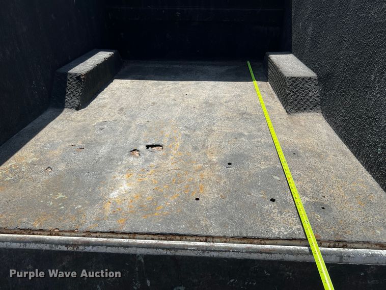 image for item DQ2008 2006 Ford F350 Super Duty  utility bed pickup truck