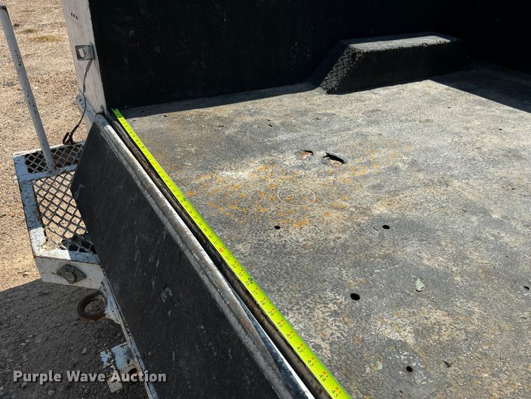 image for item DQ2008 2006 Ford F350 Super Duty  utility bed pickup truck