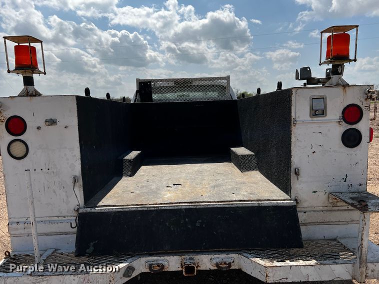 image for item DQ2008 2006 Ford F350 Super Duty  utility bed pickup truck