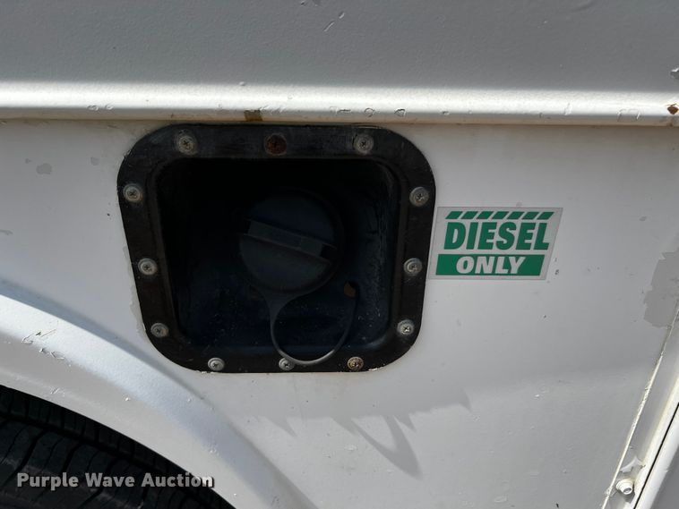 image for item DQ2008 2006 Ford F350 Super Duty  utility bed pickup truck