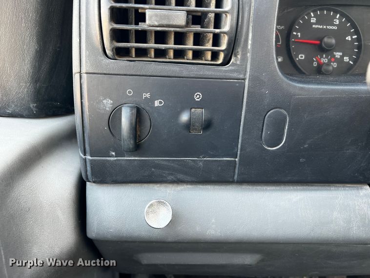 image for item DQ2008 2006 Ford F350 Super Duty  utility bed pickup truck