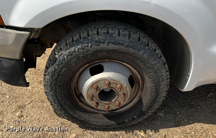 image for item DQ2008 2006 Ford F350 Super Duty  utility bed pickup truck