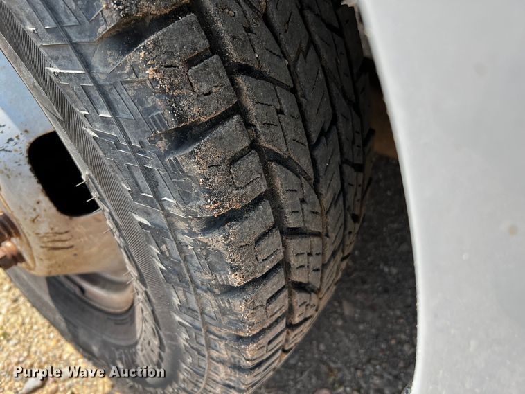 image for item DQ2008 2006 Ford F350 Super Duty  utility bed pickup truck