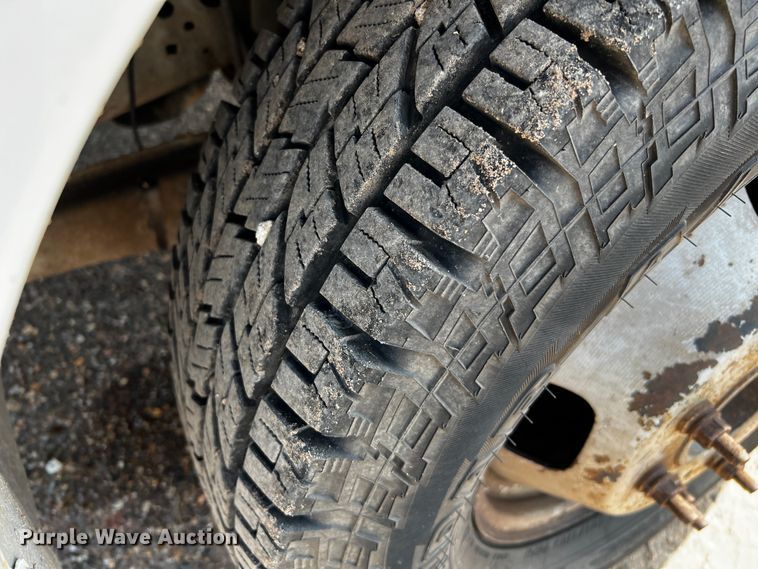 image for item DQ2008 2006 Ford F350 Super Duty  utility bed pickup truck