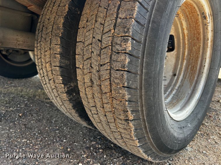 image for item DQ2008 2006 Ford F350 Super Duty  utility bed pickup truck