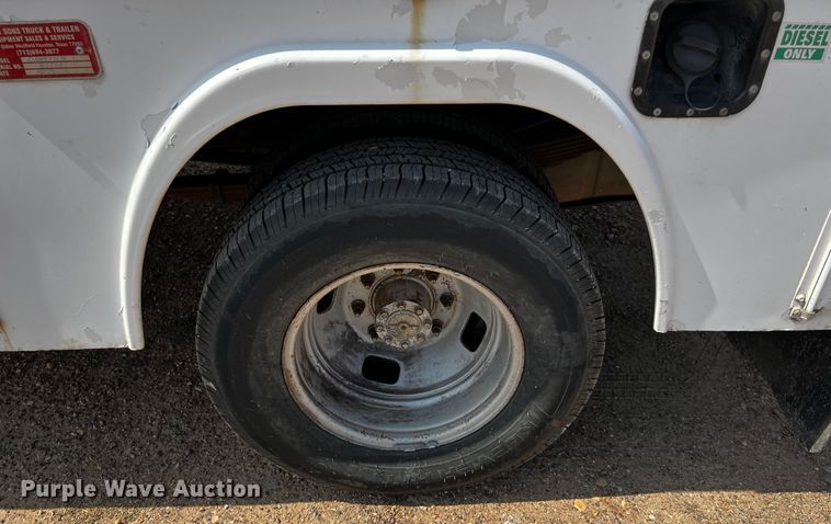 image for item DQ2008 2006 Ford F350 Super Duty  utility bed pickup truck