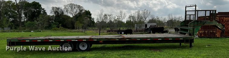 image for item DQ2009 2007 Trailmaster  equipment trailer