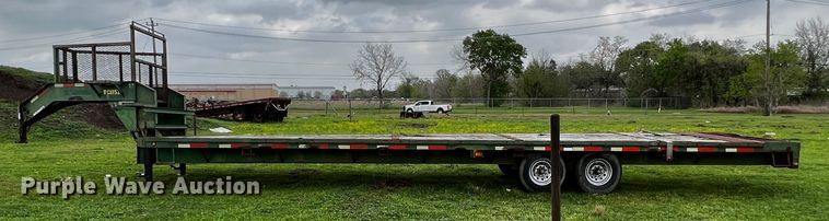 image for item DQ2009 2007 Trailmaster  equipment trailer