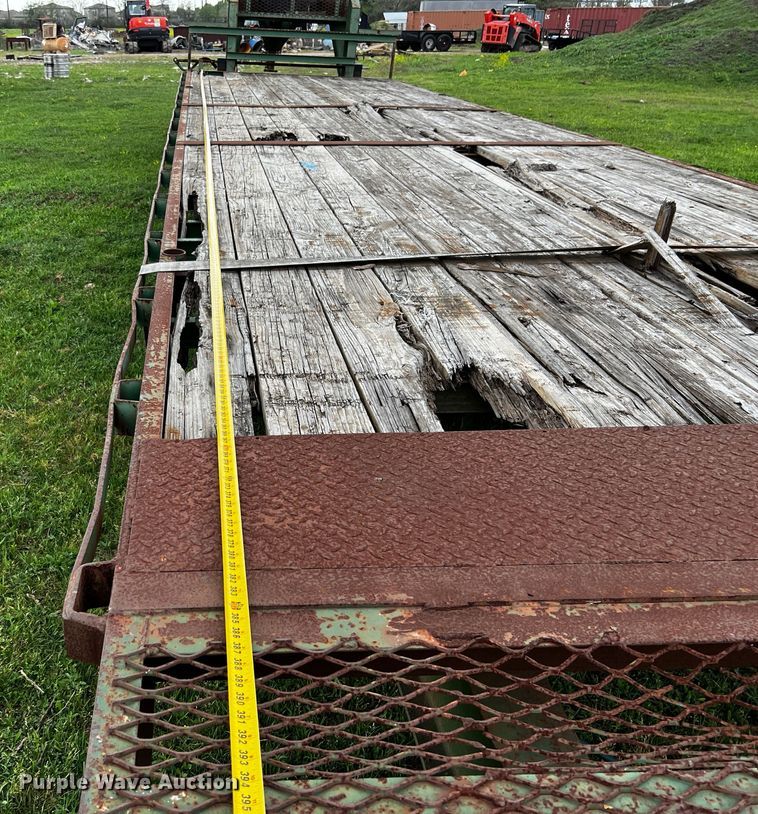 image for item DQ2009 2007 Trailmaster  equipment trailer