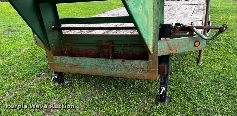 image for item DQ2009 2007 Trailmaster  equipment trailer