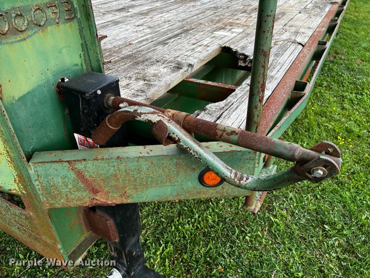 image for item DQ2009 2007 Trailmaster  equipment trailer