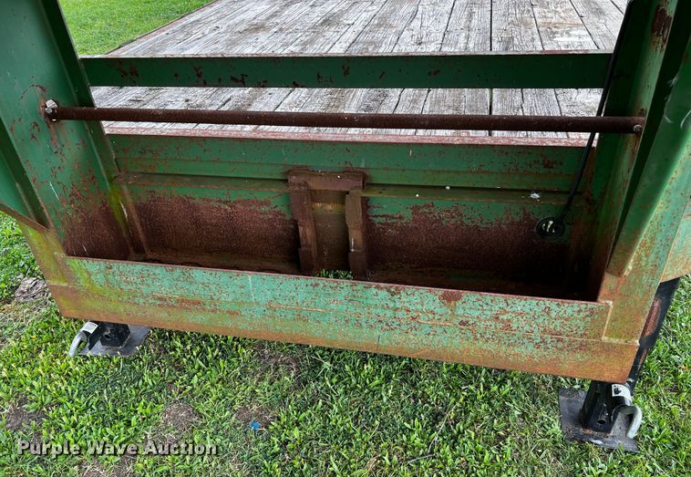 image for item DQ2009 2007 Trailmaster  equipment trailer