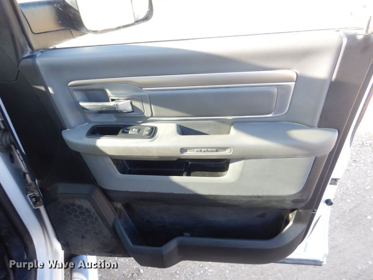 image for item DR4505 2017 Dodge Ram 2500HD Big Horn  Crew Cab pickup truck