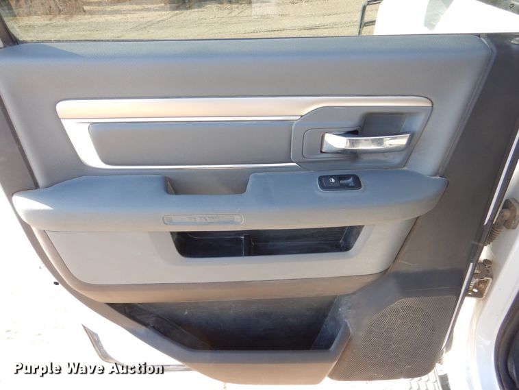 image for item DR4505 2017 Dodge Ram 2500HD Big Horn  Crew Cab pickup truck