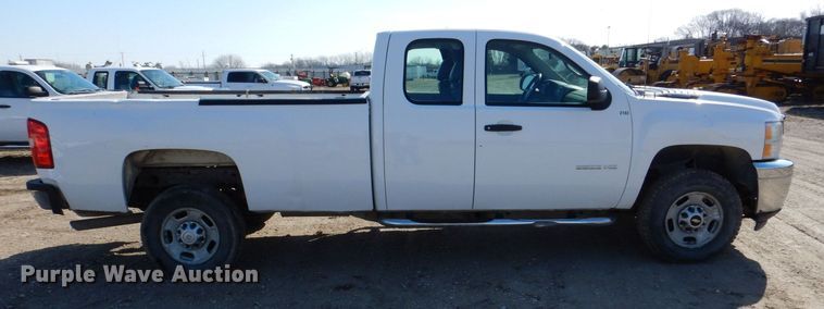 image for item DR4509 2013 Chervolet Silverado 2500HD  Ext. Cab pickup truck