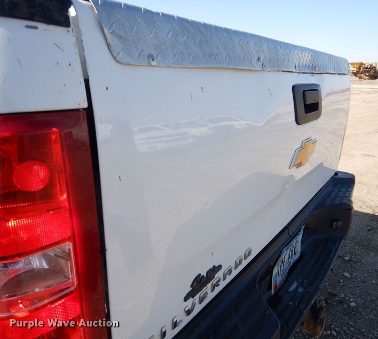 image for item DR4509 2013 Chervolet Silverado 2500HD  Ext. Cab pickup truck