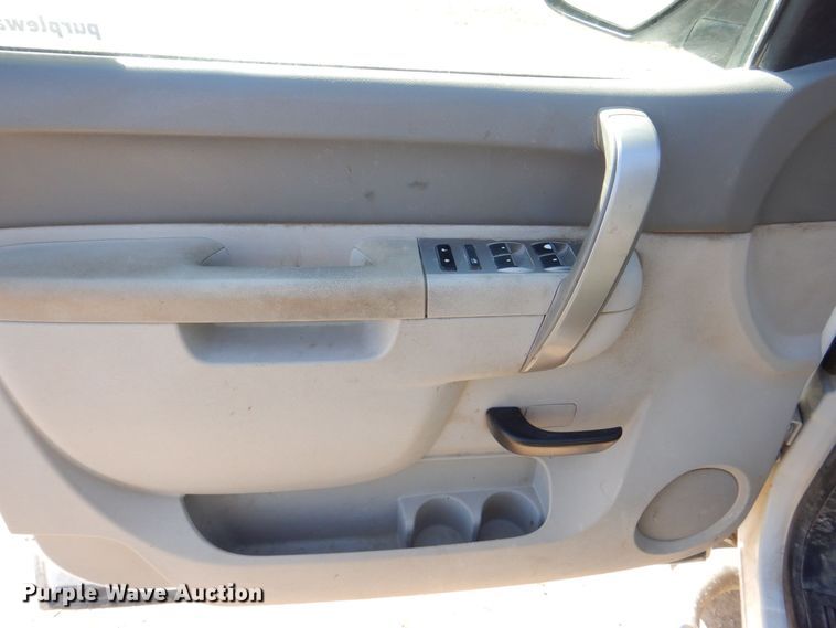 image for item DR4509 2013 Chervolet Silverado 2500HD  Ext. Cab pickup truck