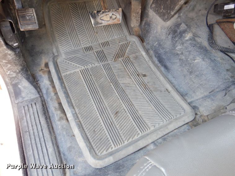 image for item DR4509 2013 Chervolet Silverado 2500HD  Ext. Cab pickup truck