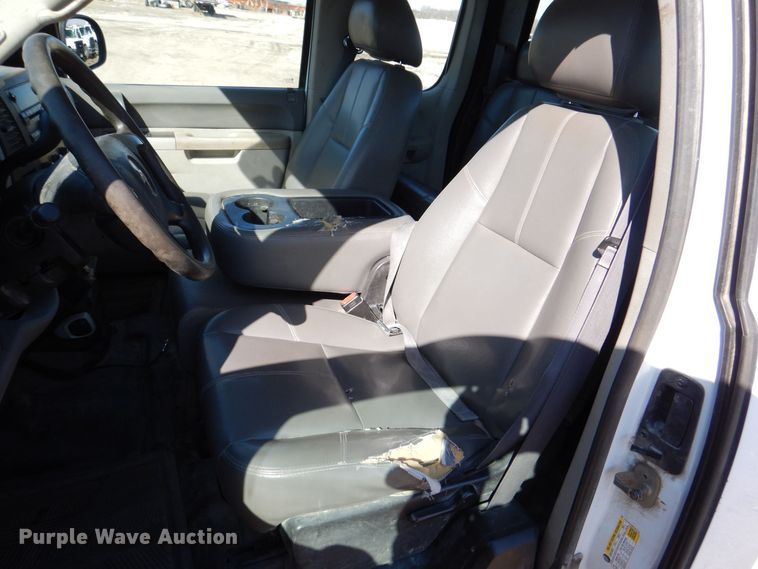 image for item DR4509 2013 Chervolet Silverado 2500HD  Ext. Cab pickup truck