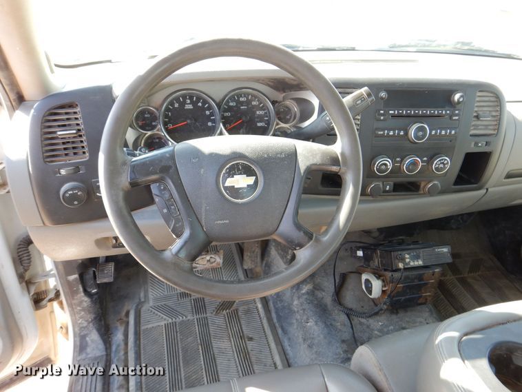 image for item DR4509 2013 Chervolet Silverado 2500HD  Ext. Cab pickup truck