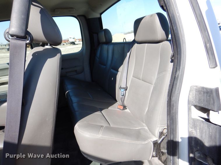 image for item DR4509 2013 Chervolet Silverado 2500HD  Ext. Cab pickup truck