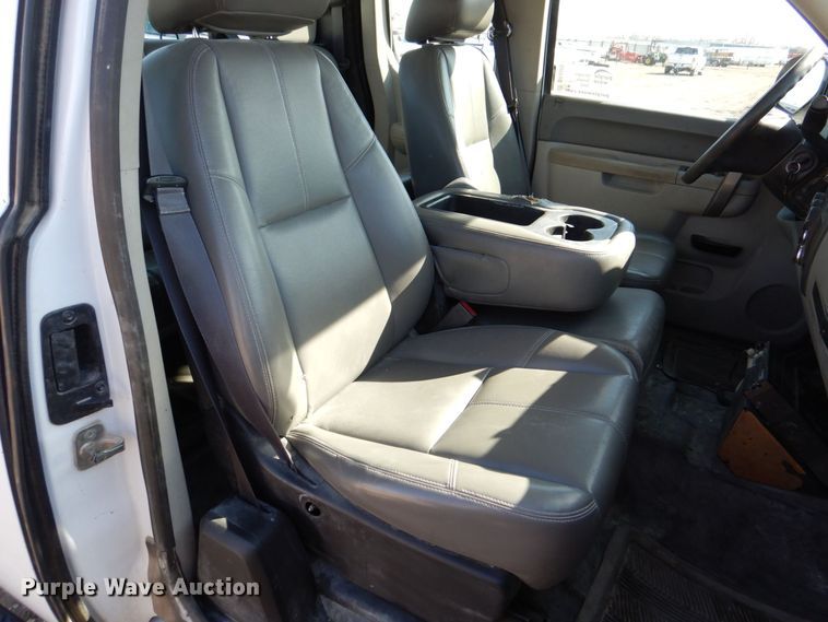 image for item DR4509 2013 Chervolet Silverado 2500HD  Ext. Cab pickup truck