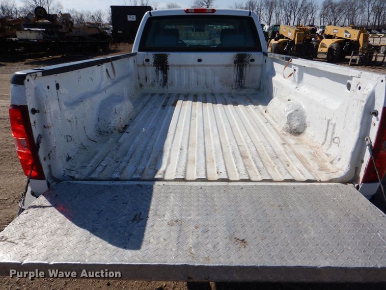 image for item DR4509 2013 Chervolet Silverado 2500HD  Ext. Cab pickup truck