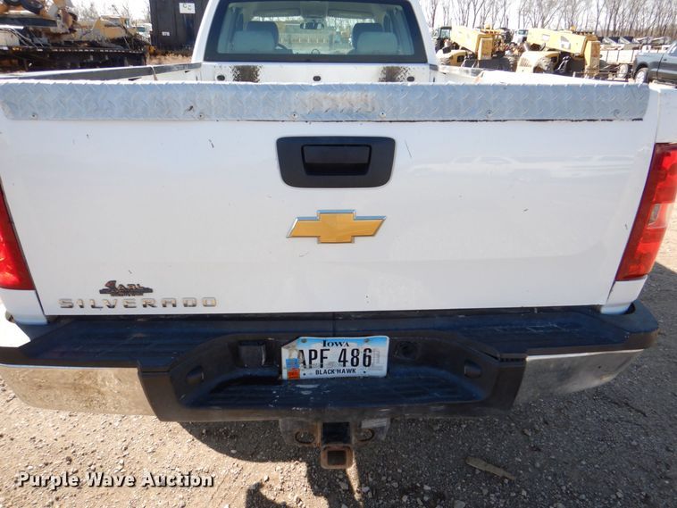 image for item DR4509 2013 Chervolet Silverado 2500HD  Ext. Cab pickup truck