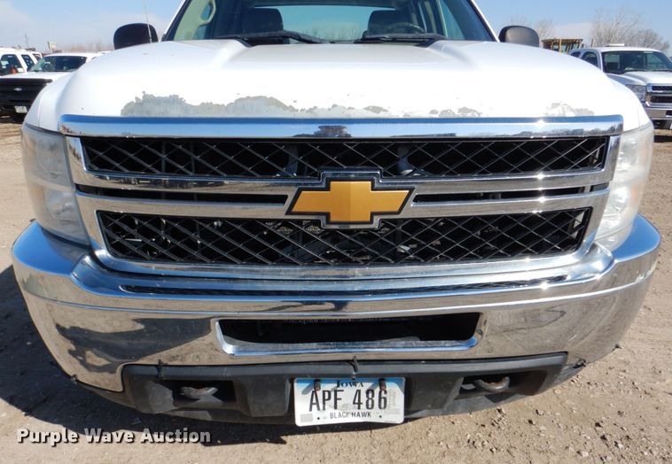 image for item DR4509 2013 Chervolet Silverado 2500HD  Ext. Cab pickup truck