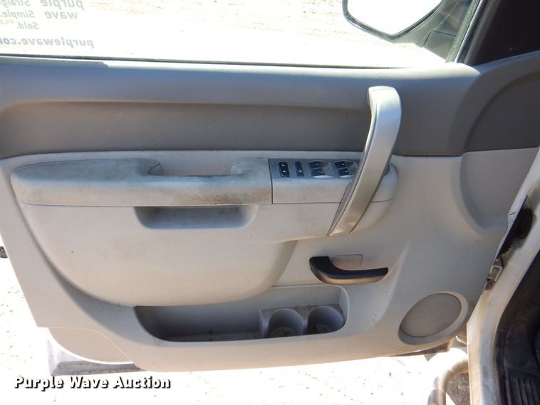 image for item DR4510 2013 Chevrolet Silverado 2500HD  Ext. Cab pickup truck