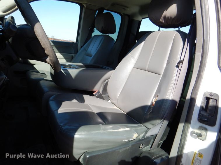 image for item DR4510 2013 Chevrolet Silverado 2500HD  Ext. Cab pickup truck