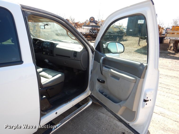 image for item DR4510 2013 Chevrolet Silverado 2500HD  Ext. Cab pickup truck