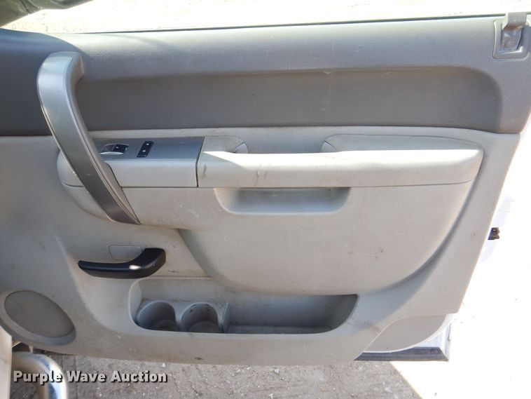 image for item DR4510 2013 Chevrolet Silverado 2500HD  Ext. Cab pickup truck