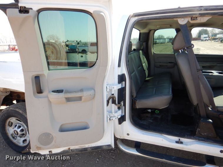 image for item DR4510 2013 Chevrolet Silverado 2500HD  Ext. Cab pickup truck