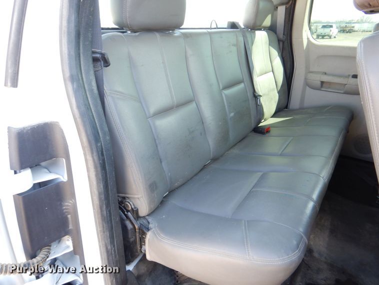 image for item DR4510 2013 Chevrolet Silverado 2500HD  Ext. Cab pickup truck