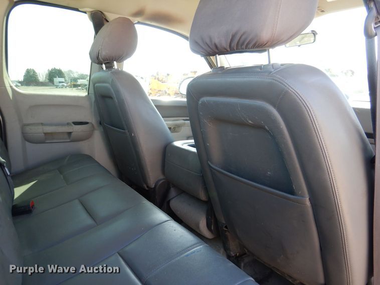 image for item DR4510 2013 Chevrolet Silverado 2500HD  Ext. Cab pickup truck